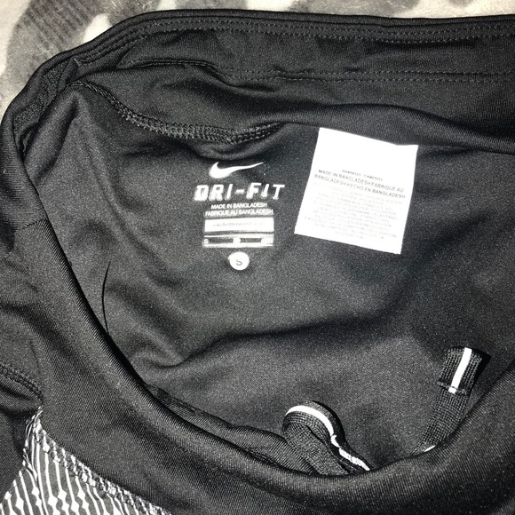 Nike Dri-Fit Shorts - Picture 4 of 4